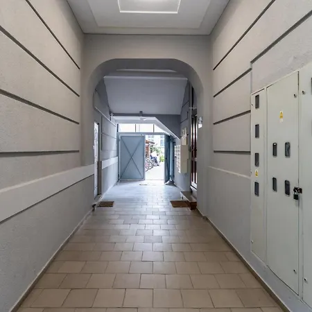 Bright And Cosy In By Renters Apartman Poznań