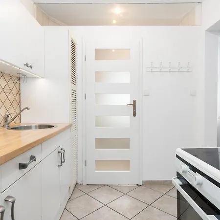 Bright And Cosy In By Renters * Posen