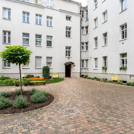 Bright And Cosy In By Renters Apartman *