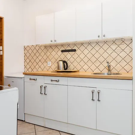 Bright And Cosy In By Renters Apartman *
