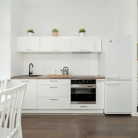 Apartman Bright And Cosy In By Renters