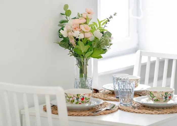 Bright And Cosy In By Renters Poznan